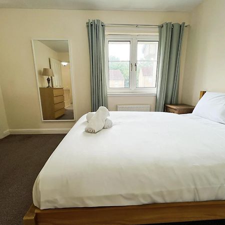 Glasgow Central - Entire House - Free Parking , Free Super Fast Wifi , Private Garden & Parking Security מראה חיצוני תמונה