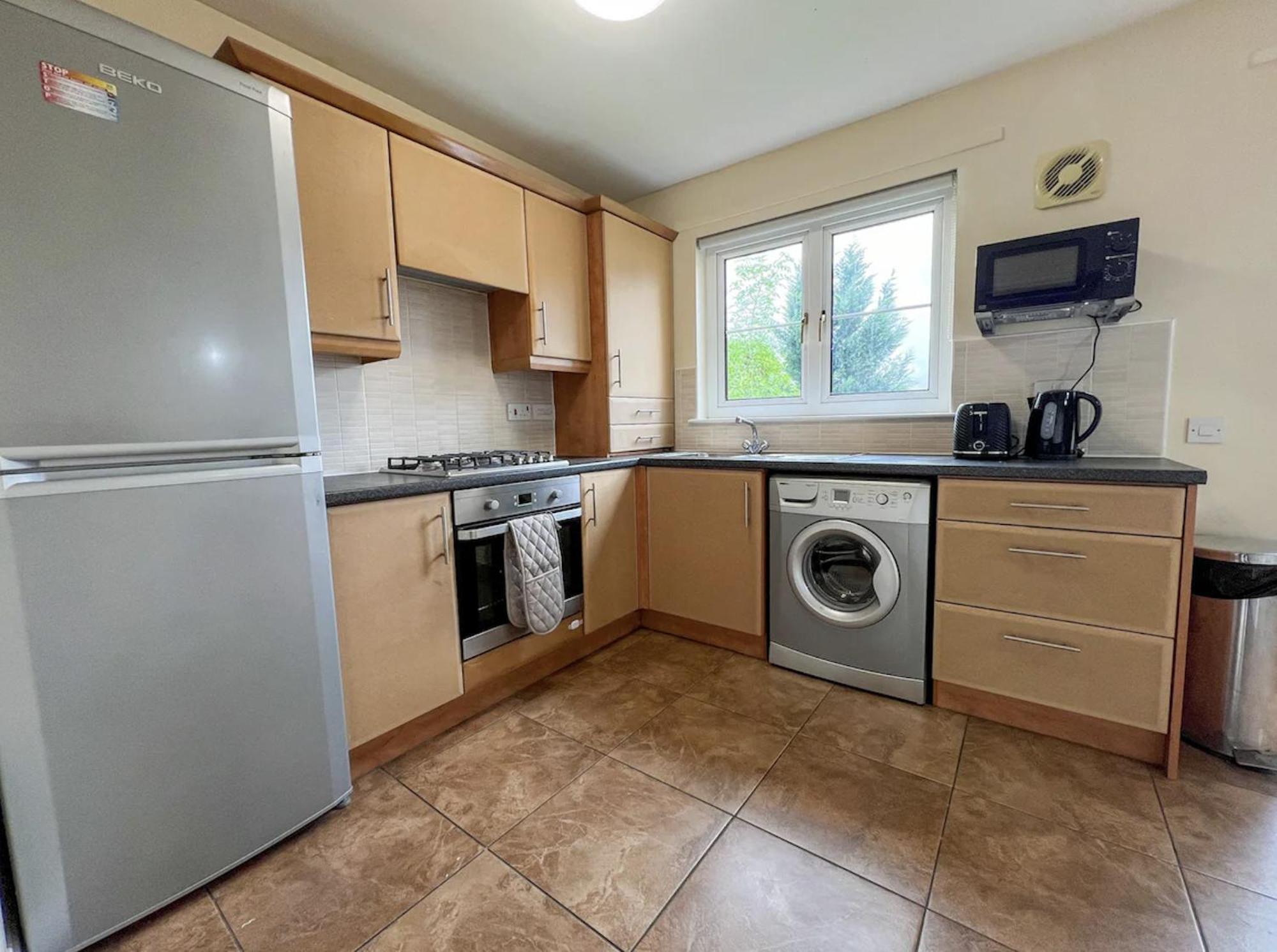 Glasgow Central - Entire House - Free Parking , Free Super Fast Wifi , Private Garden & Parking Security מראה חיצוני תמונה